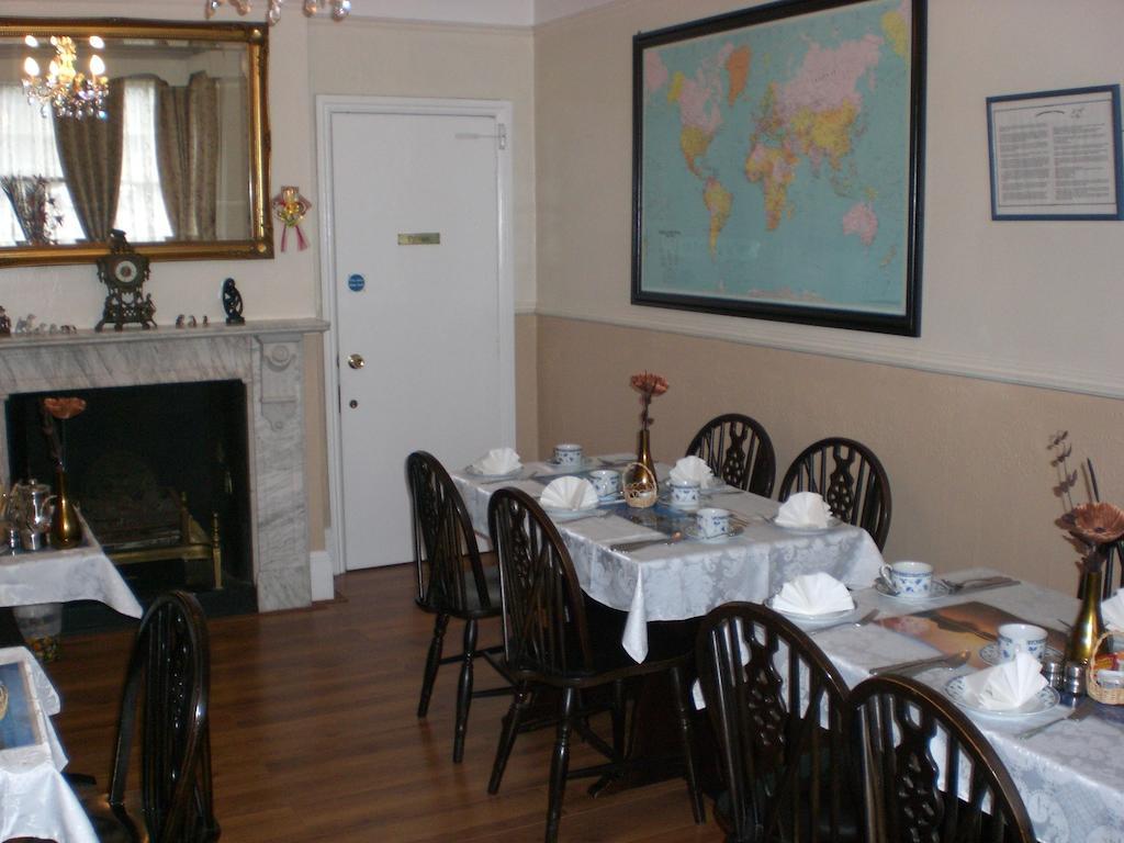 Melville Lodge Gatwick Horley Bagian luar foto